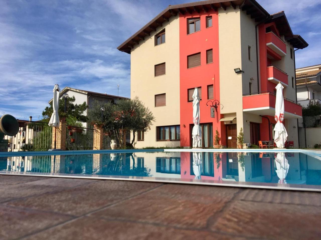 Hotel Opera' Moscufo Exterior photo